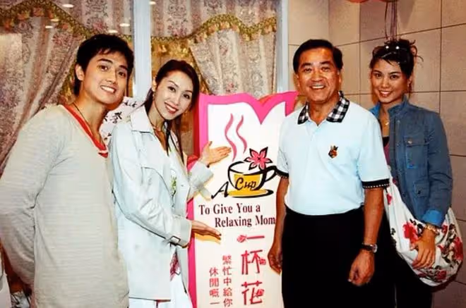 倆知名港星加拿大開心重聚！2人國籍引發熱議，曾扮演父女關係好
