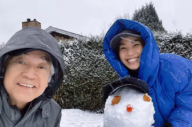 倆知名港星加拿大開心重聚!2人國籍引發熱議,曾扮演父女關係好