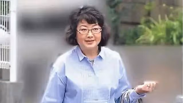 隱退42年，山口百惠當上了奶奶，身材發福，全無當年清純美貌