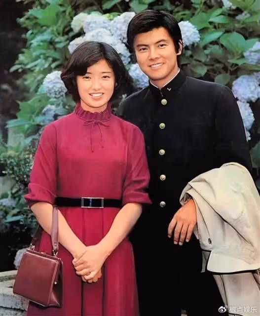 隱退42年,山口百惠當上了奶奶,身材發福,全無當年清純美貌