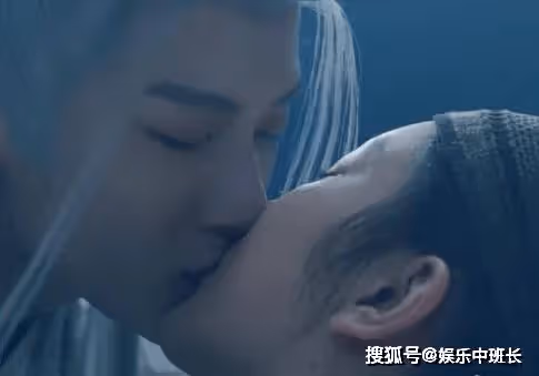 《長相思》小夭知道自己被相柳親了嗎？《長相思》瑲玹為什麼打斷小夭的腿？