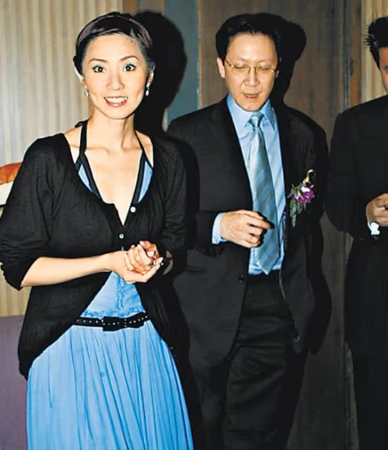 大方認愛!48歲香港女星與富豪男友拉手、摟腰!前男友向華勝64歲去世!