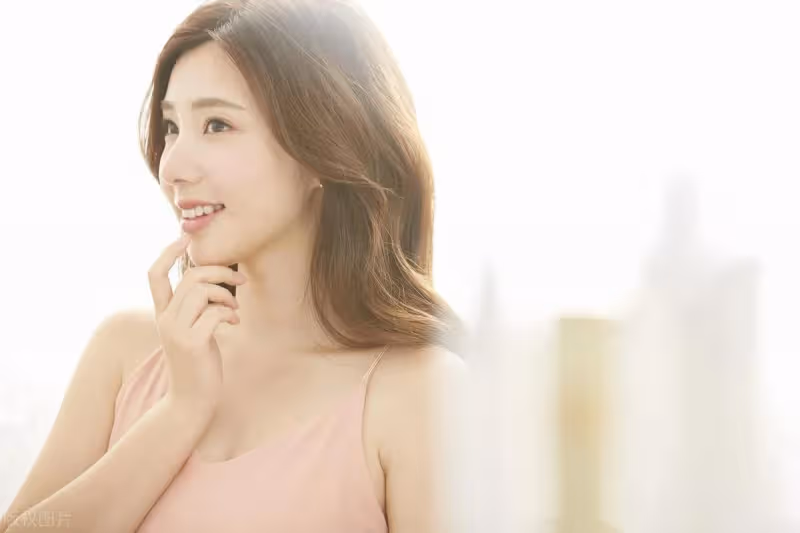 女領導主動追求我,卻另有目的,結局讓我感動落淚