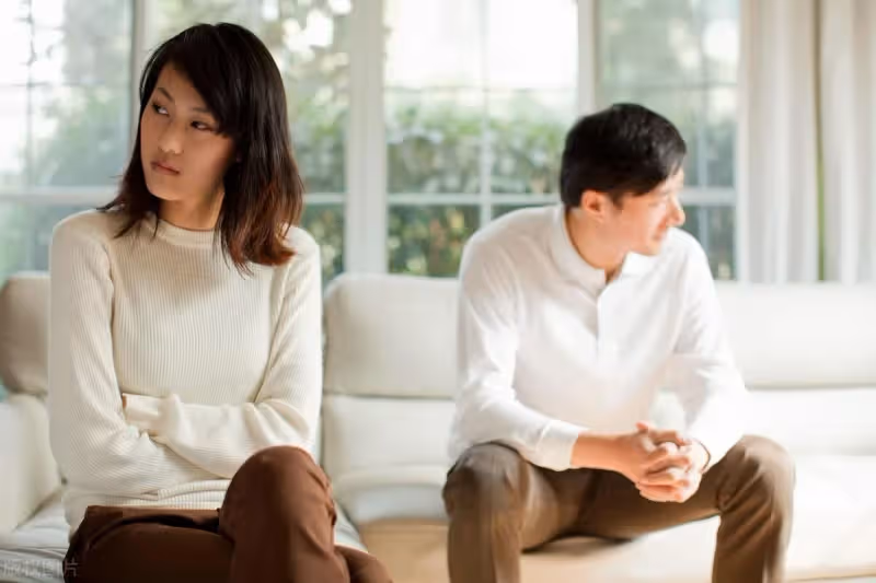 帶孫6年補貼兒子8萬,因3個壞蘋果被趕走,兒子:每月還你兩千