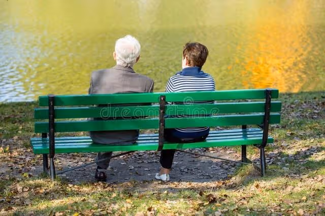 70歲老漢仗著自己退休金高,不要子女不要房和婦女結婚,後來怎樣