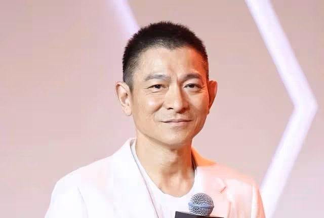劉德華調侃刀郎:下次新歌找你填詞免費行不行?刀郎的回覆顯情商
