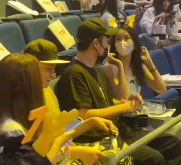 陳赫帶老婆看鹿晗演唱會,39歲張子萱保養得當,評論區卻遭到翻車