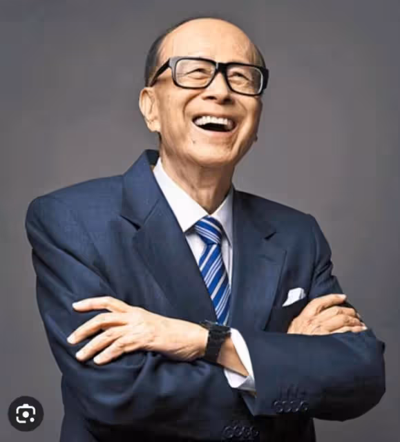 96歲李嘉誠過大壽，連續50年滴酒不沾，現今資產已經超萬億！