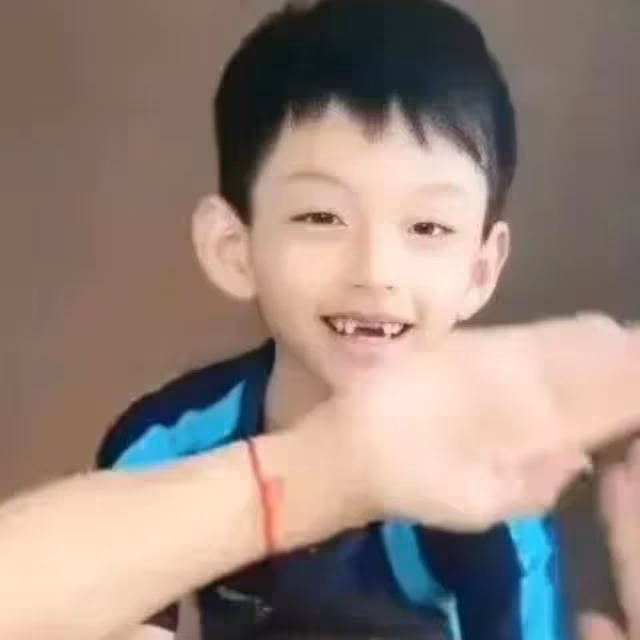 張蘭被大S警告!本人淡定逛街被偶遇,精氣神十足衣品不輸辣妹!