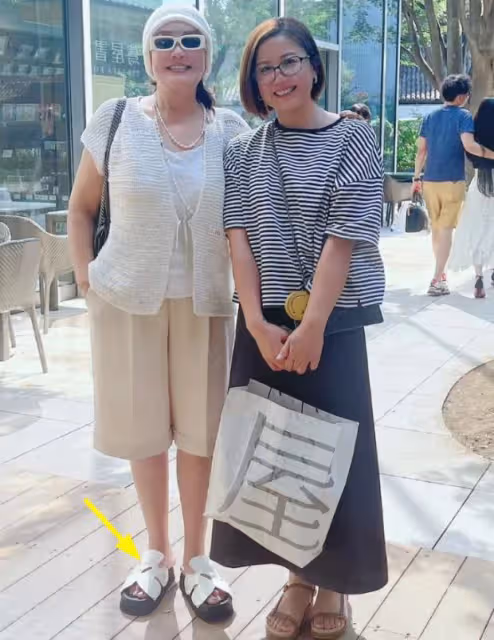 張蘭被大S警告!本人淡定逛街被偶遇,精氣神十足衣品不輸辣妹!