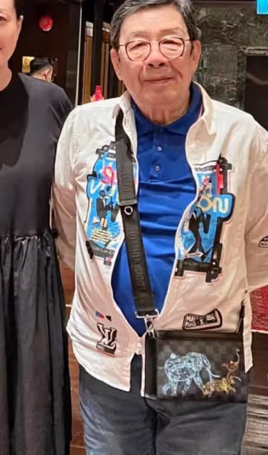 58歲張家輝被偶遇,發色張揚、一身皺巴巴,拮据生活疑曝光!