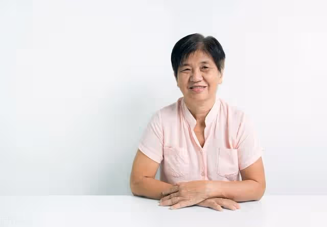 婆婆:住我家就該伺候我女兒;兒媳:你兒求我住的,我有房明天搬