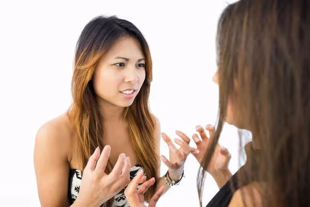 婆婆:住我家就該伺候我女兒;兒媳:你兒求我住的,我有房明天搬