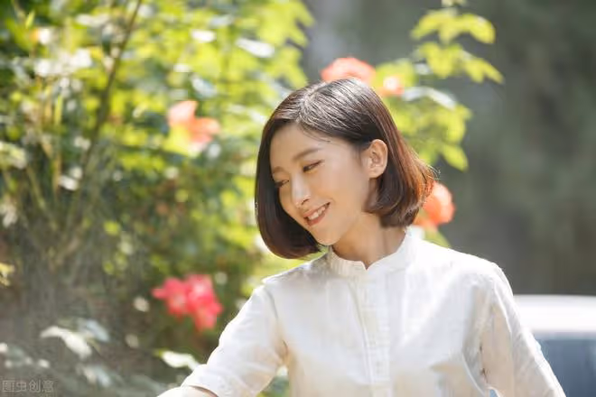 被小伙嫌棄的髒女人已結婚生子,小伙還是光棍,這麼優秀咋沒人愛