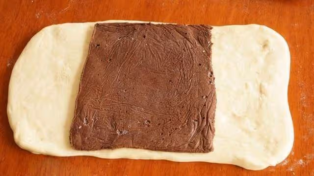 無油巧克力大理石牛角麵包，操作簡單全程免揉~