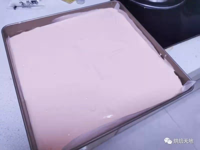 魚場主丨冰爽細膩，入口即化的草莓白玉卷，粉嫩嫩顏色自帶仙氣~