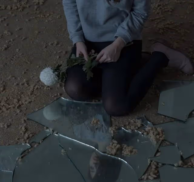 婆婆當面羞辱我,妯娌為我出氣,婆婆鬧自殺,老公:快跟我媽道歉