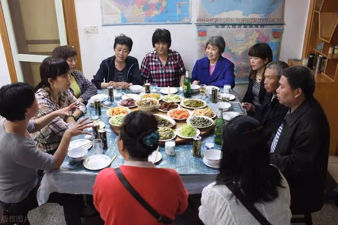 過去結婚一般找本村或鄰村人,現在多是遠娶遠嫁,一些親戚走斷了