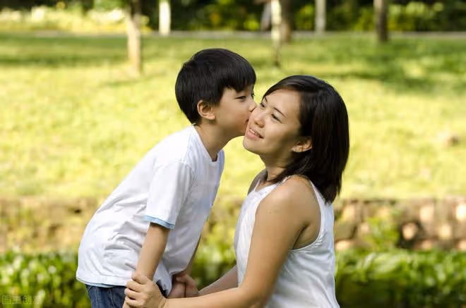 兒子35歲沒媳婦,55歲的母親又生了一個,她認為這一個會有出息