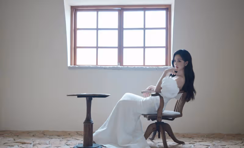 吳宣儀白筒人魚裙造型，瑰麗七彩眼，甜美浪漫