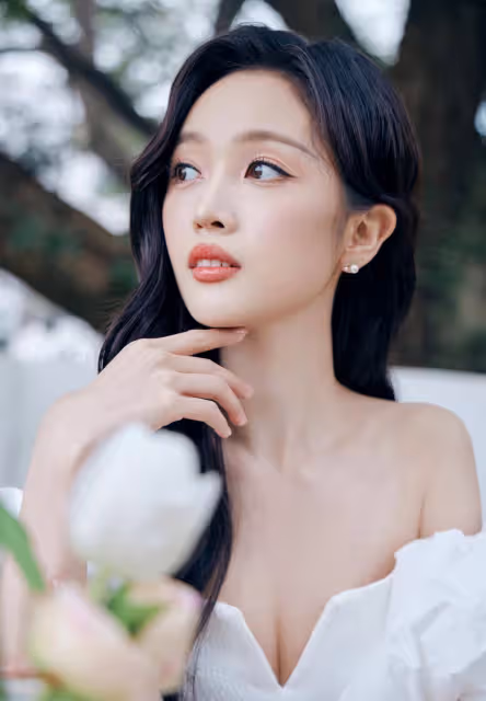 吳宣儀白筒人魚裙造型，瑰麗七彩眼，甜美浪漫