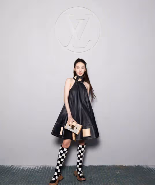 金晨好帥啊！5月1日時裝秀上的儒家風格