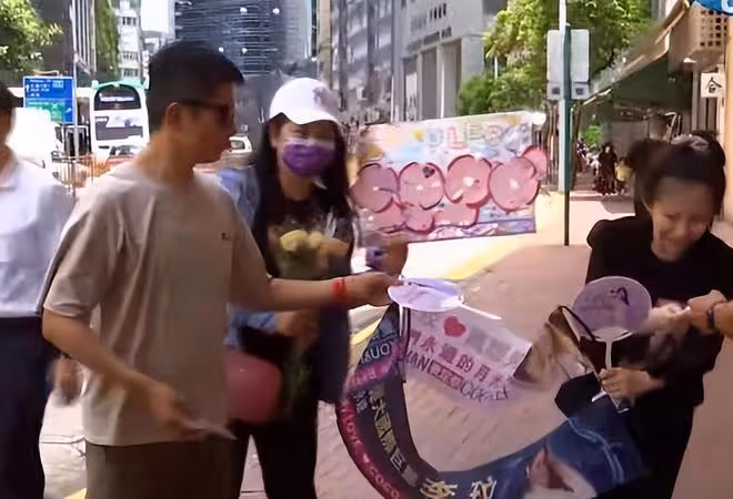 李玟喪禮告別儀式現場:親友送花海悼念,場面哀戚也充滿著溫馨