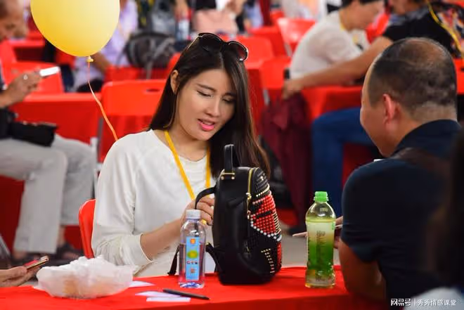 看到退休金2400的老友到處旅遊,我後悔了,不該月月貼補子女