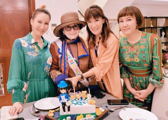 李玟葬禮舉行,周星馳劉德華等送花牌致哀,韓紅蕭亞軒等現身送別