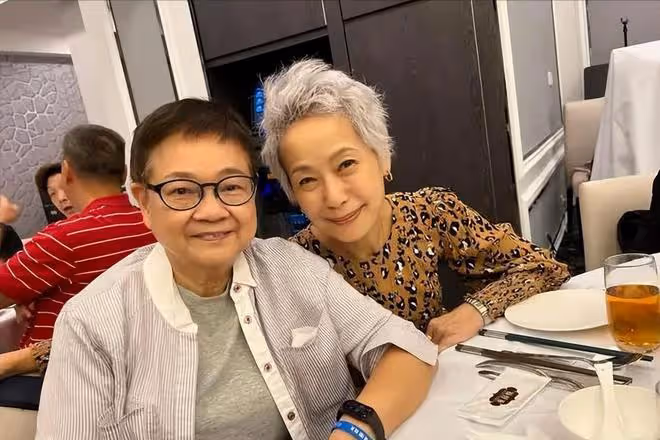 被5位女星驚艷到：白髮不染，不整科技臉，用鬆弛感詮釋優雅老去