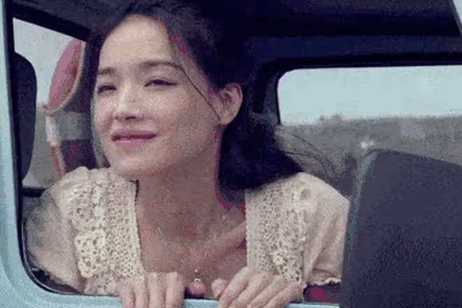 被5位女星驚艷到：白髮不染，不整科技臉，用鬆弛感詮釋優雅老去