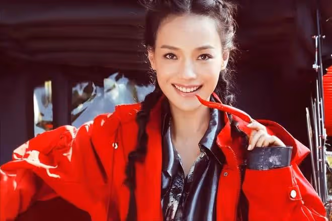 被5位女星驚艷到：白髮不染，不整科技臉，用鬆弛感詮釋優雅老去
