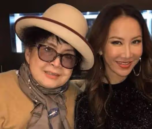 李玟追悼會現場曝光:繼女微笑現身,母親不出席,老公玩「快閃」