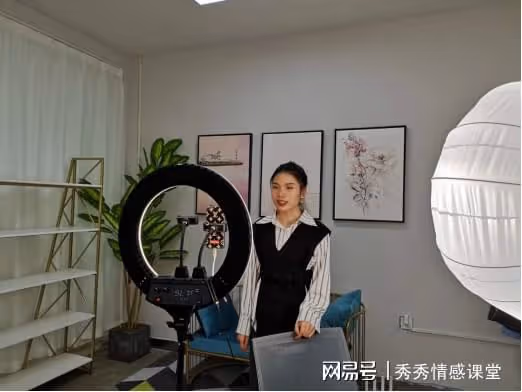 故事:25歲女模特公園徵婚,65歲大爺上前應聘:我寶刀不老!