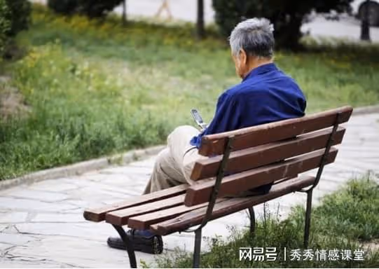 故事:25歲女模特公園徵婚,65歲大爺上前應聘:我寶刀不老!