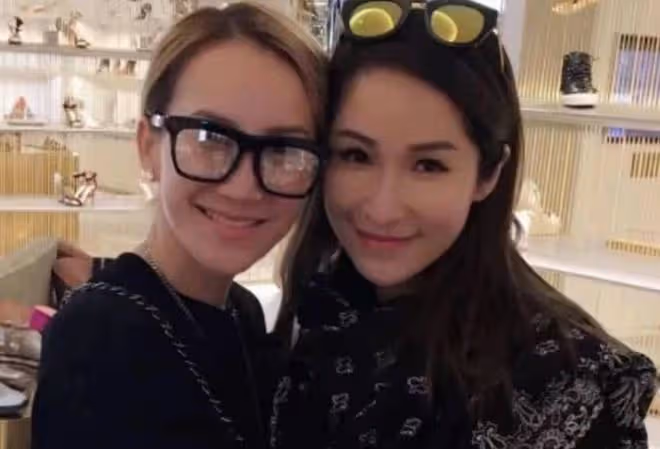 眾星參加李玟追思會,蕭亞軒發言多次哽咽,韓紅狀態不佳要人攙扶
