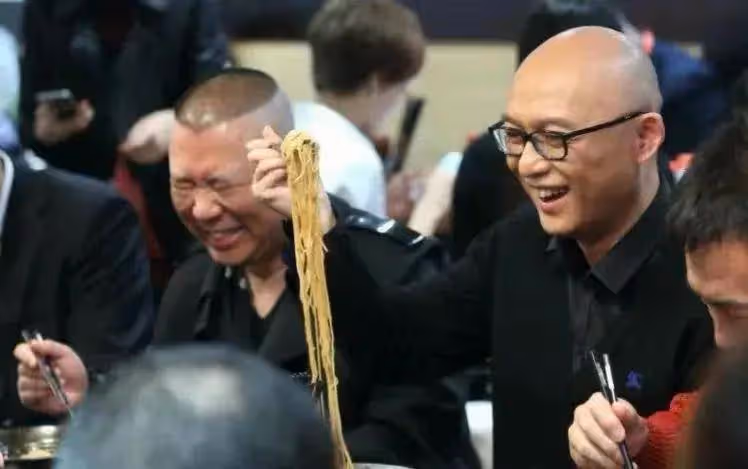 主持人孟非:拒上春晚,逐漸「消失」,他才是真正的人間清醒