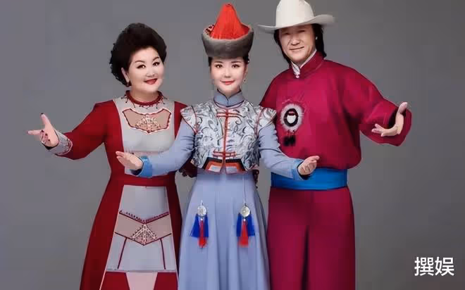 《吉祥三寶》女兒嫁給了韓國丈夫,遺憾父親去世,母親高興中帶淚