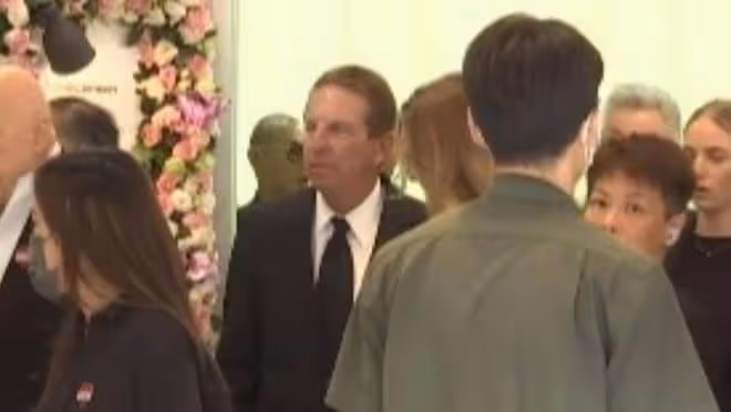 李玟追悼會兩位姐姐突然失控,現場痛哭首次揭露李玟真正死因