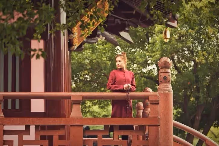 一個女人過得好不好,別聽她說什麼,看這2個地方就知道了