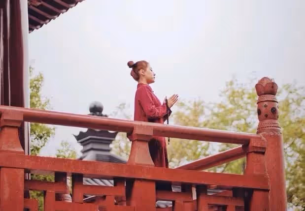一個女人過得好不好,別聽她說什麼,看這2個地方就知道了
