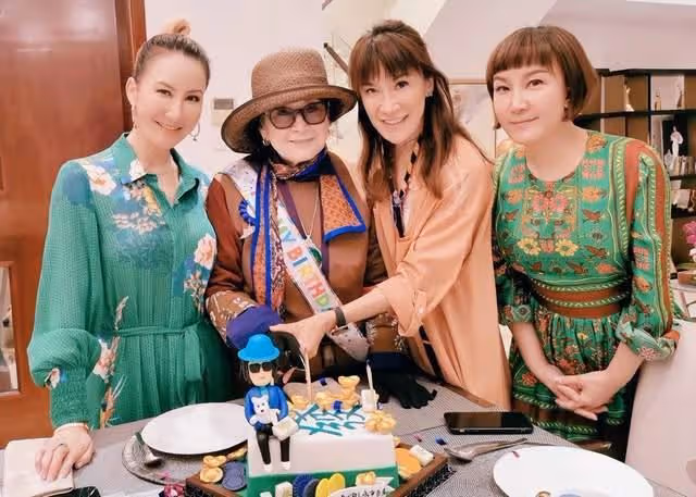 李玟葬禮舉行,老公繼女神情哀傷現身,姐姐哭喊:有人害死我妹