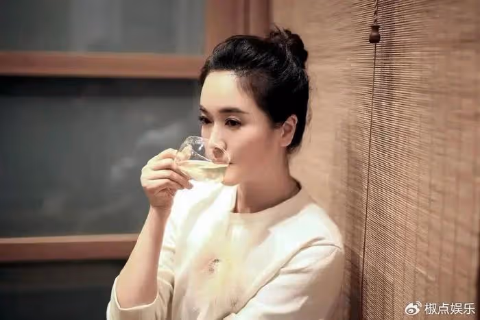 她是陳道明唯一的緋聞女友,被譽為中國最完美女人,到底有多驚艷?