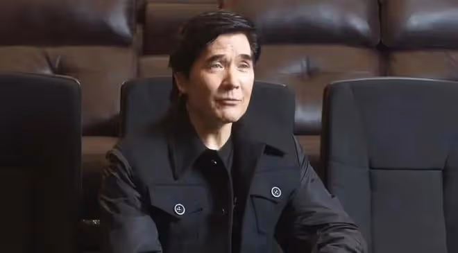 費翔回應美國國籍引爭議!62歲無妻女孑然一身,英國生活狀態曝光