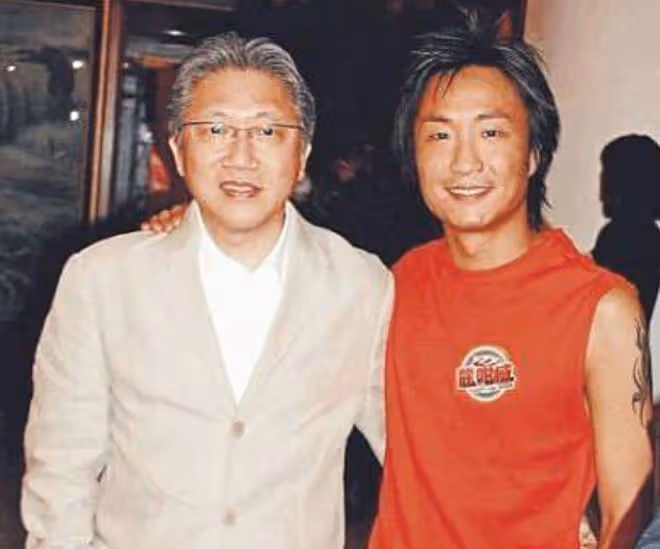 鄭中基開演唱會,總裁爸爸罕露面氣場足,二婚妻帶子女現身支持
