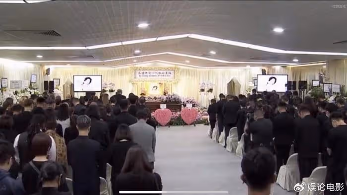 李玟追思會,成龍張學友李安等眾星出鏡悼念,蕭亞軒阿來悲痛欲絕