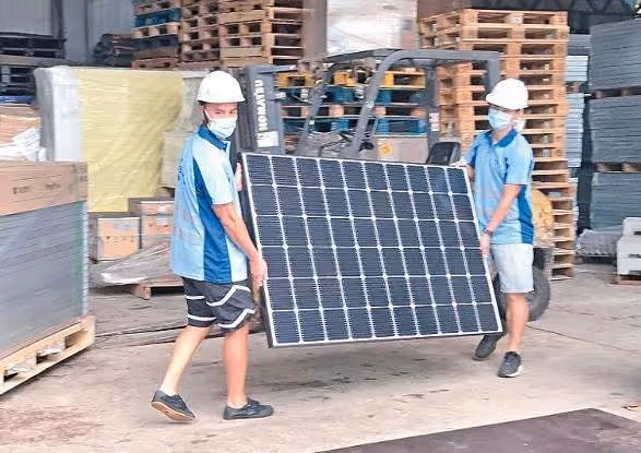 45歲港姐梁敏儀麵包店打工,每天站著接待顧客,忙到天黑才收工