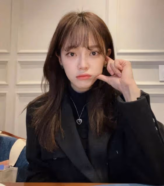 26歲女星抱怨拍動作戲時發胖了,笑稱劇中每個剪輯都有不同的臉型