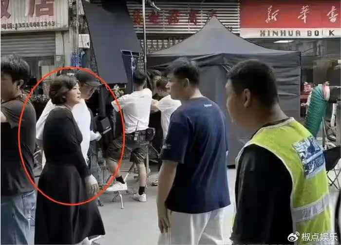 到帳54億後暴瘦50斤,這一次,41歲賈玲讓全世界刮目相看
