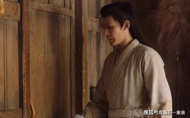 《長相思》本體是蛇還掉毛?相柳的銀髮,把塗山璟逼成了小怨婦